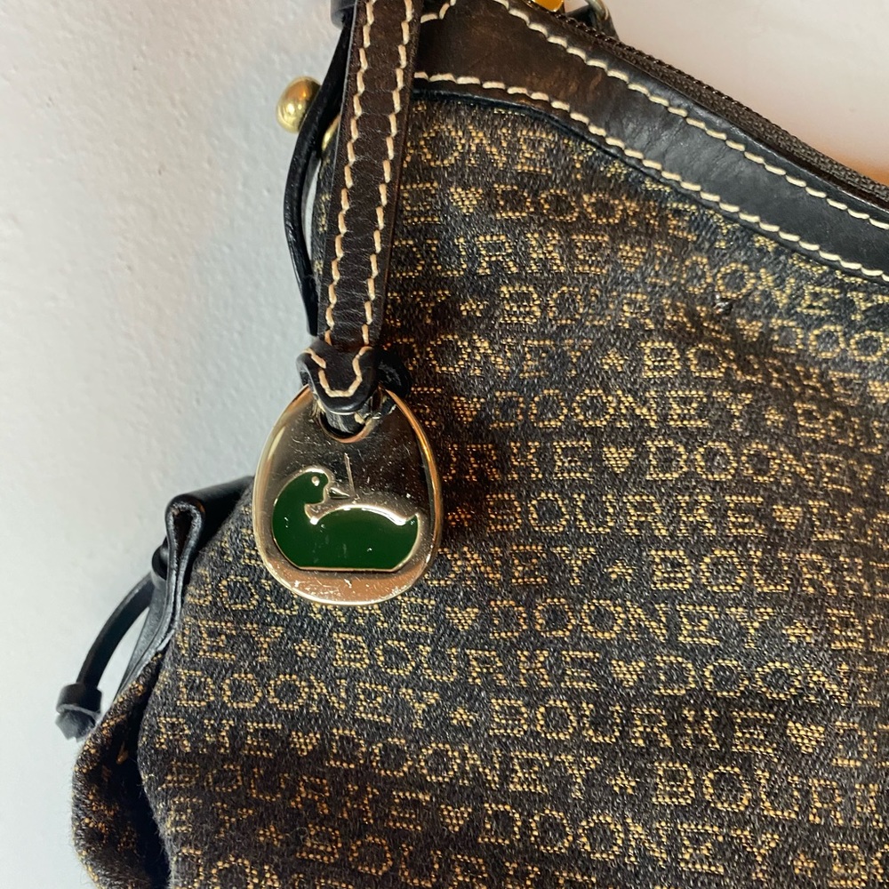 EUC! Dooney & Bourke logo purse - Picture 9 of 12